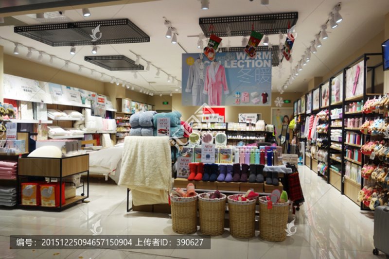 从街角的小店到线上商城：日用百货批发行业的发展